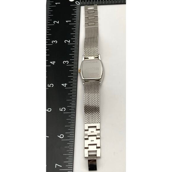 Kenneth Cole Reaction Womens Watch 25mm - New Battery -Date- WR - KC4578-U54-06 - Picture 10 of 10